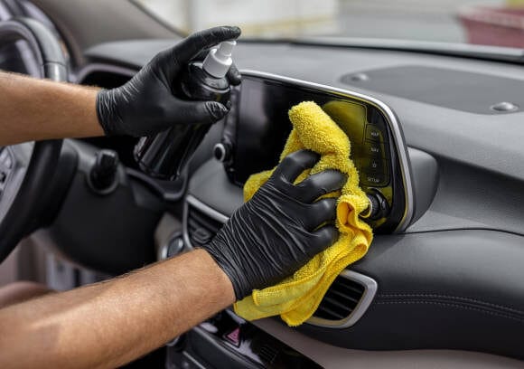 Usluga kompletnog pranja automobila Obrenovac