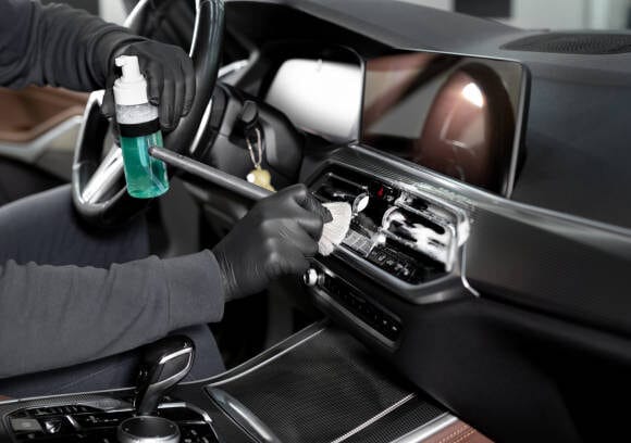 Usluga kompletnog pranja automobila Obrenovac